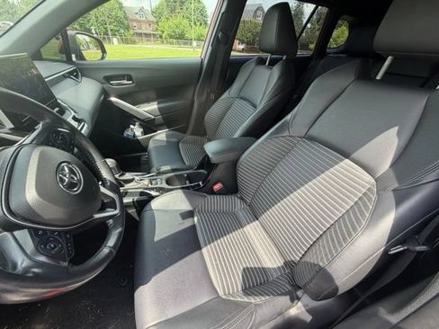 Used 2023 Toyota Corolla Cross AWD Hybrid w/ Convenience Package image 9