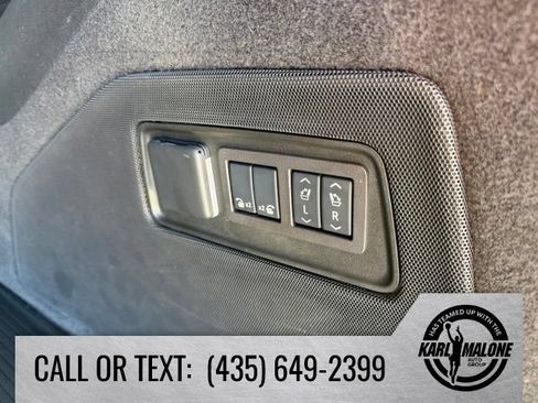 Used 2024 Cadillac Escalade ESV Sport Platinum w/ LPO, ONYX Package AWD/4WD image 34