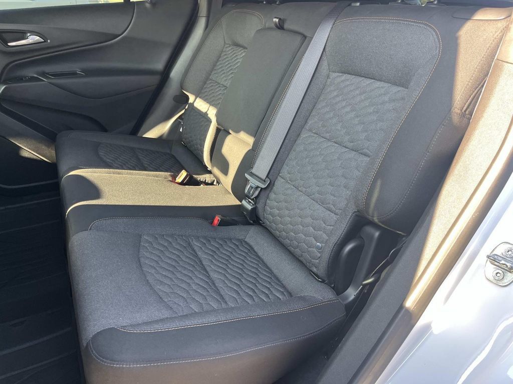 Used 2021 Chevrolet Equinox LT FWD image 23