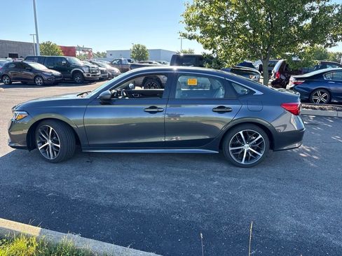 Used 2023 Honda Civic Touring image 9