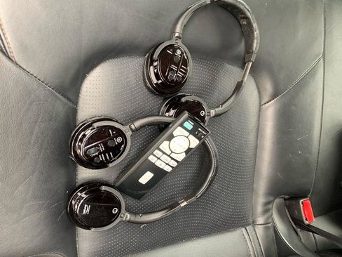 Used 2017 Nissan Armada Platinum RWD image 21