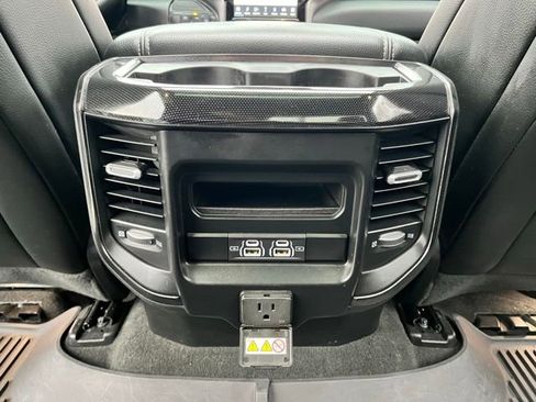 Used 2022 RAM 1500 Laramie AWD/4WD image 22