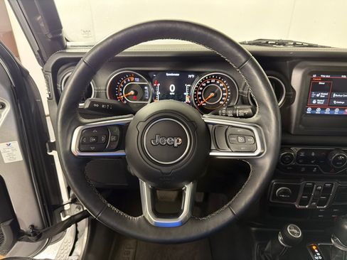 Used 2018 Jeep Wrangler Unlimited Sahara w/ Cold Weather Group AWD/4WD image 13