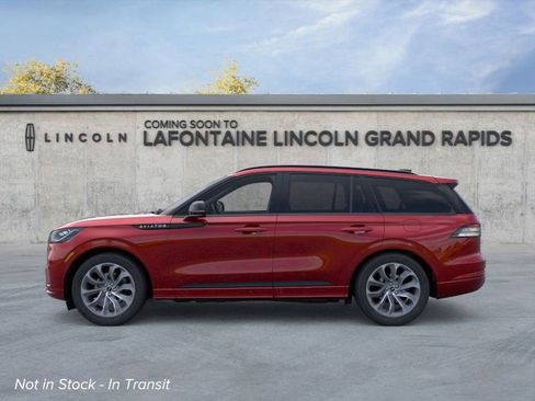 New 2026 Lincoln Aviator AWD image 3