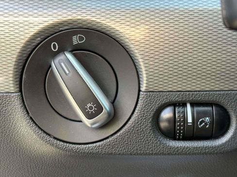 Used 2017 Volkswagen Jetta SE image 18