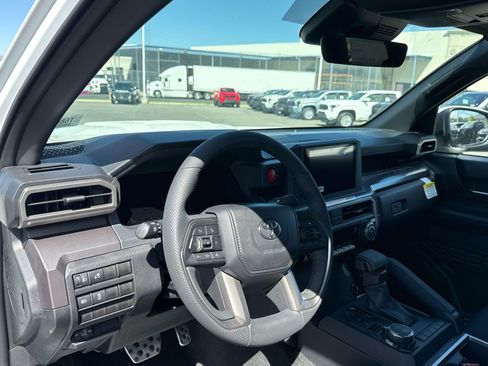 Used 2026 Toyota Tacoma TRD Sport AWD/4WD image 7
