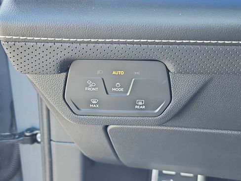 Certified 2025 Volkswagen Atlas SEL Premium R-Line AWD/4WD image 19