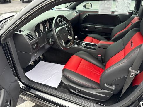 Used 2009 Dodge Challenger R/T RWD image 11