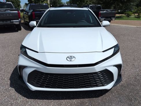 Used 2025 Toyota Camry SE w/ Multimedia Upgrade Package FWD image 9