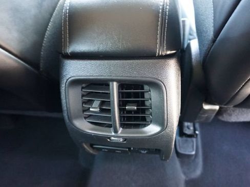 Used 2019 Jeep Cherokee Limited FWD image 19