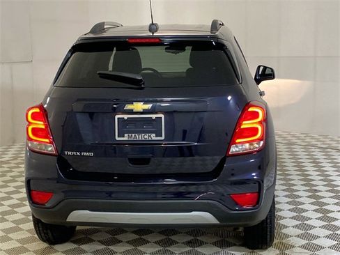 Used 2022 Chevrolet Trax LT w/ LT Convenience Package image 18