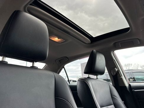 Used 2018 Toyota Corolla XLE image 17