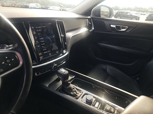 Used 2019 Volvo S60 T5 Momentum w/ Premium Package FWD image 6