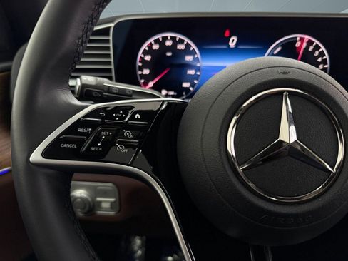 Used 2025 Mercedes-Benz GLE 450e 4MATIC w/ Winter Package image 15