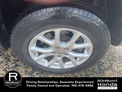 Used 2016 Jeep Cherokee Latitude w/ Comfort/Convenience Group AWD/4WD image 10