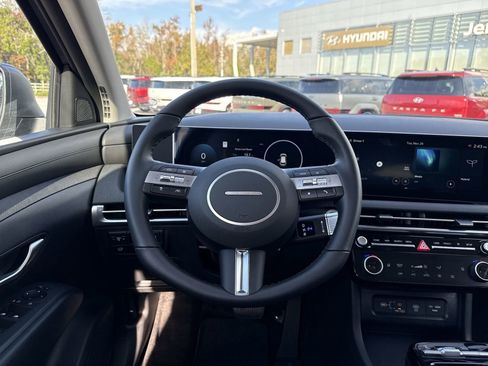 New 2025 Hyundai Tucson SEL image 12