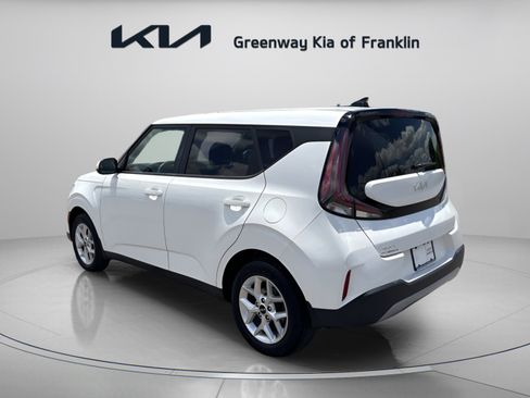Used 2023 Kia Soul LX w/ LX Technology Package FWD image 5