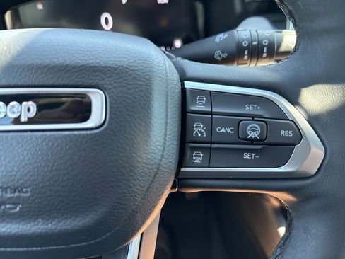 Used 2023 Jeep Compass Limited w/ Elite Group AWD/4WD image 19