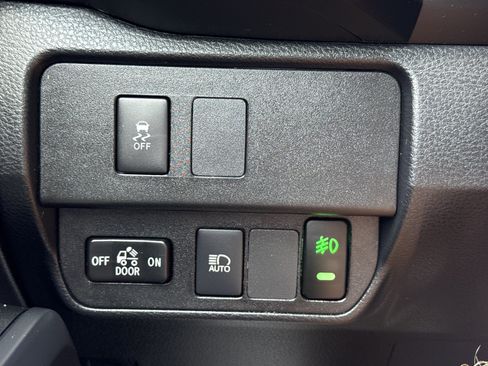 Used 2023 Toyota Tacoma SR AWD/4WD image 17