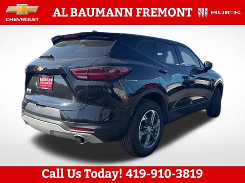 Used 2025 Chevrolet Blazer LT FWD image 3