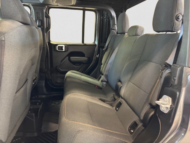 Used 2025 Jeep Gladiator Sport AWD/4WD image 14