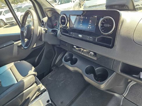 Used 2026 Mercedes-Benz Sprinter 2500 image 11