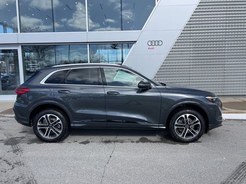 Used 2025 Audi Q5 Premium Plus w/ Premium Plus image 16