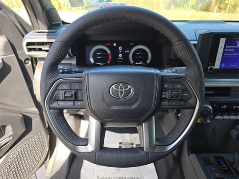 Certified 2025 Toyota Tacoma TRD Off-Road image 28