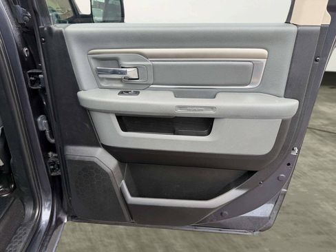 Used 2018 RAM 1500 Classic SLT AWD/4WD image 23
