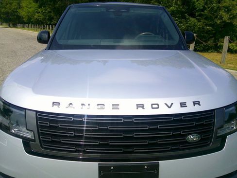 Used 2024 Land Rover Range Rover Long Wheelbase SE AWD/4WD image 38