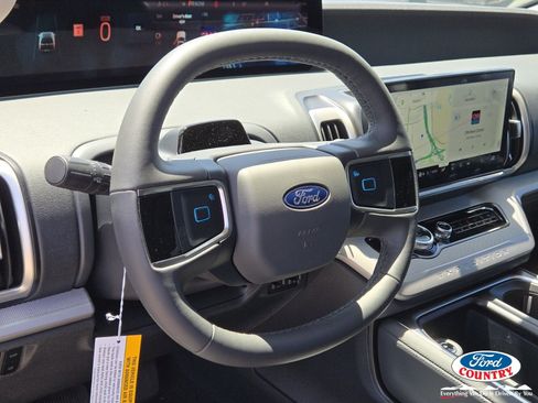 New 2026 Ford Expedition Active RWD image 11