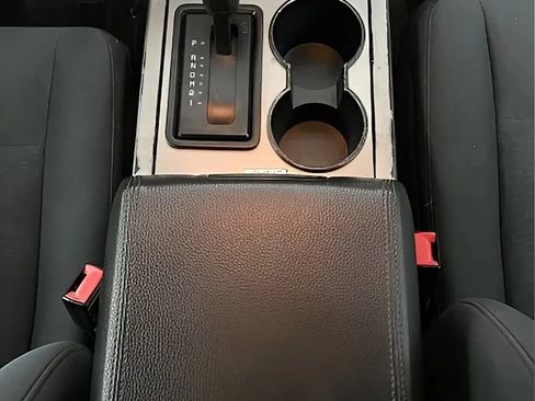 Used 2017 Ford Expedition XLT AWD/4WD image 17
