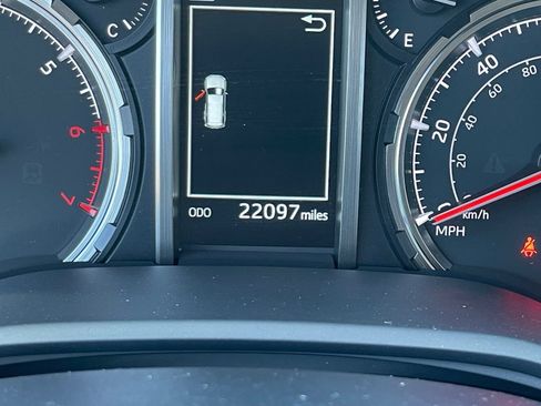 Used 2024 Toyota 4Runner TRD Off-Road Premium AWD/4WD image 31