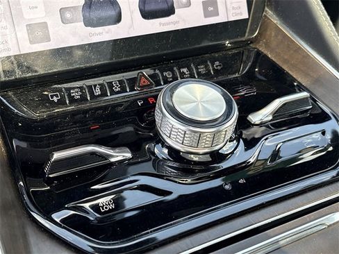 Used 2022 Jeep Grand Wagoneer Series I image 16