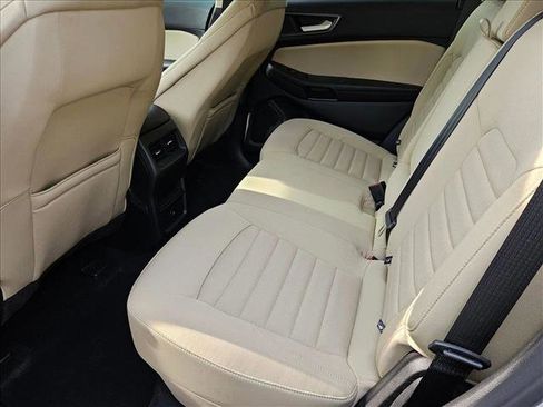 Certified 2024 Ford Edge SE w/ Black Appearance Package AWD/4WD image 18