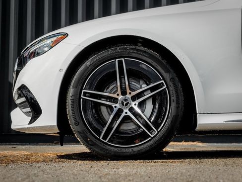 New 2026 Mercedes-Benz E 350 4MATIC Sedan image 4