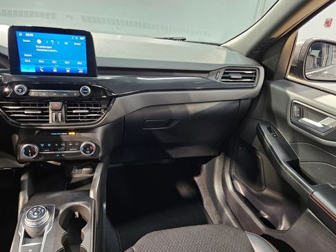 Used 2025 Ford Escape ST-Line AWD/4WD image 11
