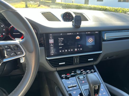 Used 2019 Porsche Cayenne image 31