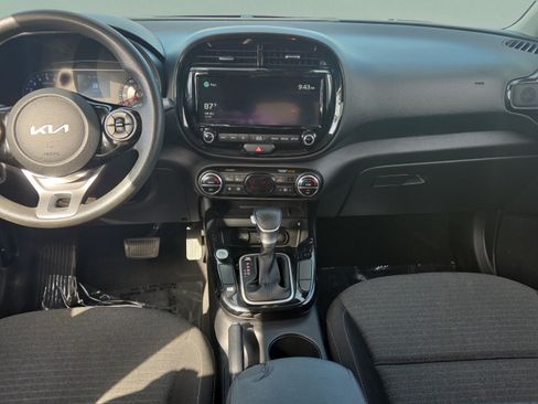 Used 2022 Kia Soul S FWD image 13