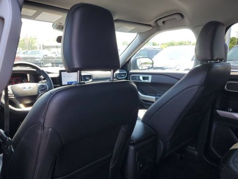 Used 2023 Ford Explorer XLT w/ Equipment Group 202A AWD/4WD image 30