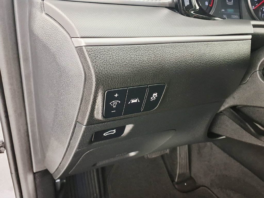 Used 2021 Kia K5 LX FWD image 16