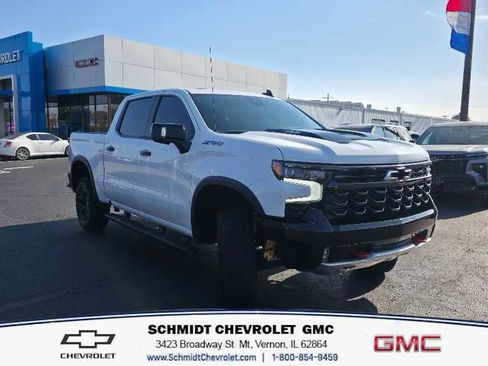 Used 2024 Chevrolet Silverado 1500 ZR2 image 3