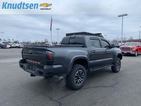 Used 2020 Toyota Tacoma TRD Sport image 7