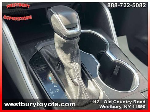 Used 2024 Toyota Highlander XLE image 31