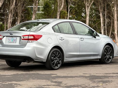 Used 2017 Subaru Impreza 2.0i image 4