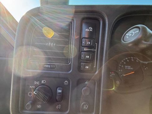 Used 2003 GMC Sierra 2500 SLE w/ Snow Plow Prep Package image 15