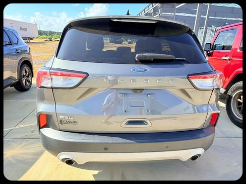 Used 2022 Ford Escape SEL FWD image 4