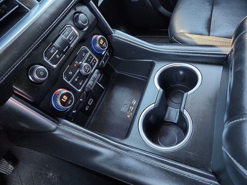 Used 2023 Chevrolet Suburban Z71 w/ Luxury Package image 20