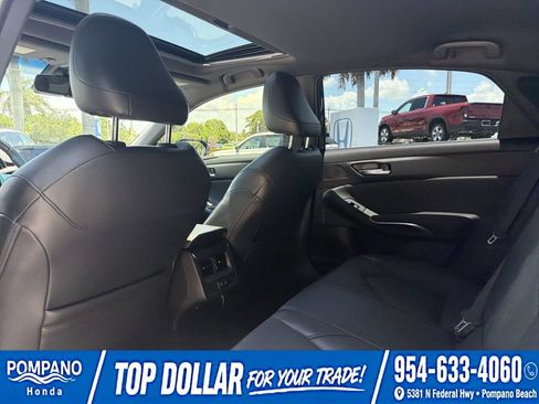 Used 2021 Toyota Avalon XLE w/ Moonroof Package FWD image 25