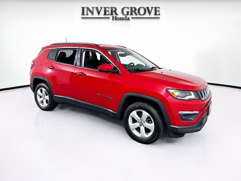 Used 2018 Jeep Compass Latitude w/ Popular Equipment Group AWD/4WD image 3